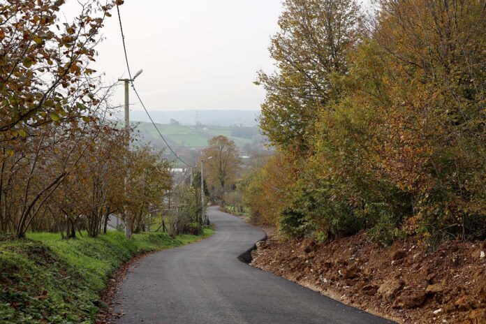 Kaynarca'da yenilenen 31 kilometrelik yol ile ulaşım konforu arttı
