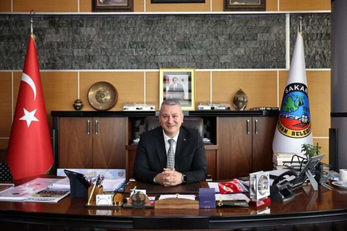 Osman Çelik: Ramazan Bayramı Serdivan ve Tüm İslam Alemine Sağlık ve Huzur Getirsin