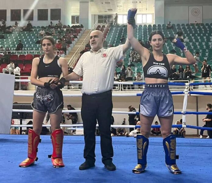Büyükşehir Belediyesi Sporcuları Kick Boks ve Yüzmede Türkiye Finallerine Yükseldi