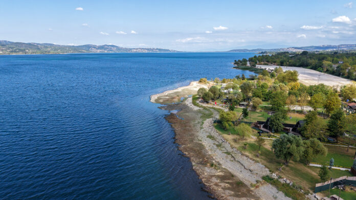 Sapanca Gölü'nde Seviyenin Yeniden Yükselmesiyle Kuruyan Alanlar Suya Kavuşuyor