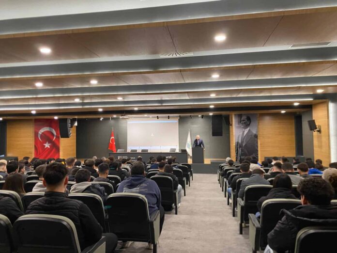 Turan Erdemli, Öğrencilerle Sanayiye Geçiş ve Girişimcilik Üzerine Buluştu