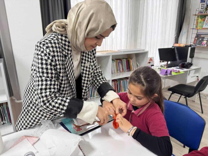 Bilim Tohumları Projesi Kırsaldaki Öğrencilere Hem Teori Hem Uygulama Kazandırıyor