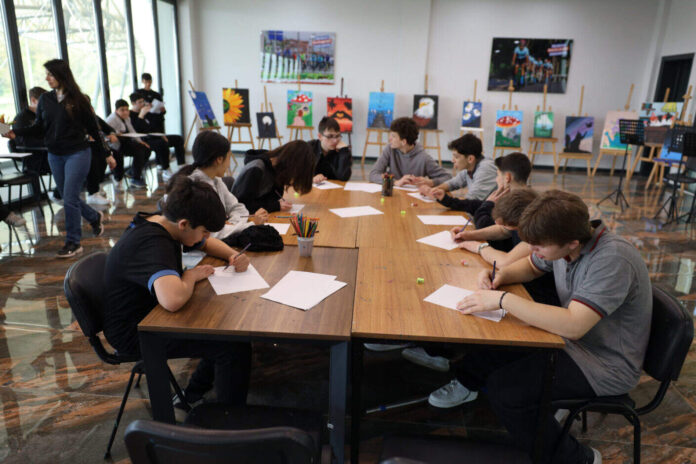 Sakarya’da 350 Liseli Ayçiçeği Bisiklet Vadisi’nde Bilim ve Sanat Atölyelerine Katıldı