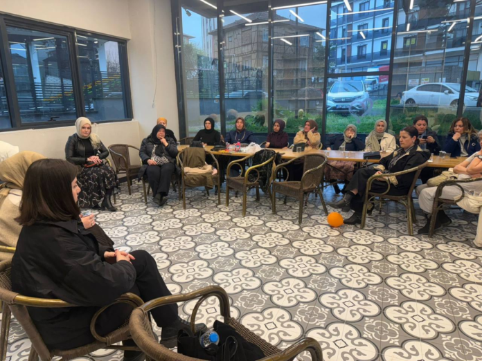 Kadın Kadına Projesi Kocaali’de Kadınlara Yönelik Bilgilendirme Çalışmalarıyla Sürüyor