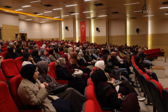 Prof. Dr. Mahmut Erol Kılıç Sakarya’da Modern Çağda Anlam Arayışı Üzerine Konuştu