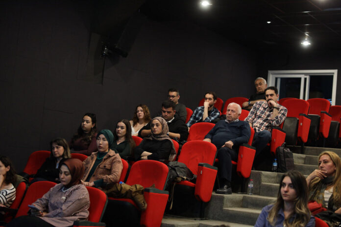 Sakarya’da “Gülizar” Filmi Gösterimi ve Yönetmeniyle Söyleşi Etkinliği Yoğun İlgi Gördü
