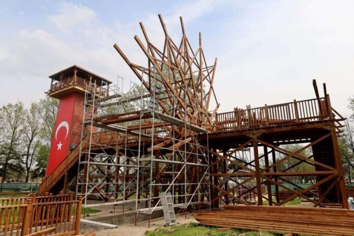 Aziz Duran Parkı’ndaki Tarihi Çark ve Yel Değirmeni Yenilenme Son Aşamada