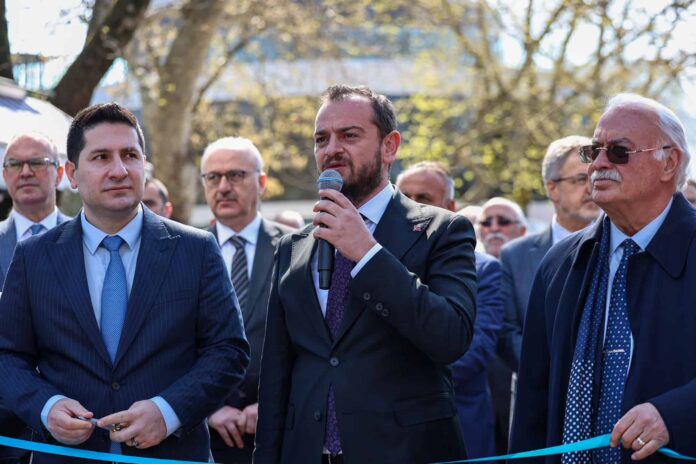 Sakarya Atatürk Bulvarı'nda Sağlık Sokağı Hizmete Başladı: Vatandaşlara Her Alanda Bilgilendirme ve Tetkik İmkanı