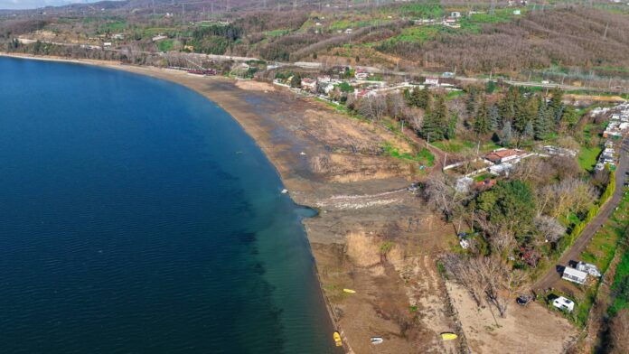 Sapanca Gölü’nde Kaçak İskelelerin Temizlenmesinde İkinci Etap Uygulamaya Alındı