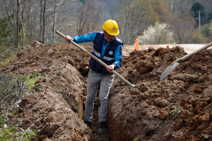 SASKİ, Geyve’de Heyelan Sonrası Epçeler ve Akkaya’da 1.300 Metrelik İçme Suyu Hattını Yeniledi