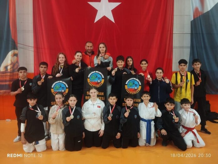 Serdivan Belediyesi Karate Takımı, 23 Nisan Şampiyonası’nda 10 Birincilikle Dikkat Çekti
