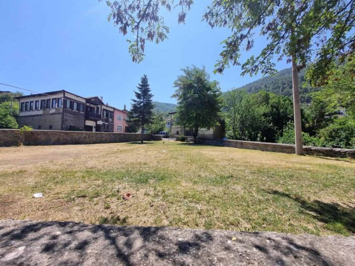 Taraklı’da Tarihi Çınar ve Şehit Mehmet Nuri Kocabıyık Parkı’nda Yenileme Çalışmaları Başlatıldı