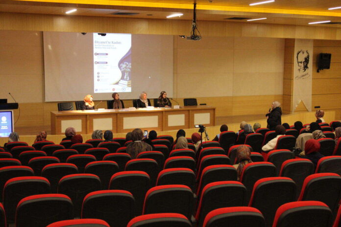 Sakarya Üniversitesi’nde Diyanet’te Kadınların Mesleki Yolculukları Panelde Masaya Yatırıldı
